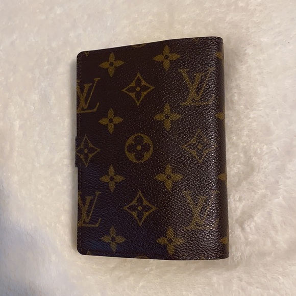 Louis Vuitton agenda. - Picture 2 of 9